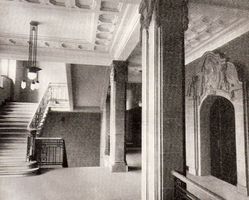 Treppenaufgang und Schöffensaal Treppenaufgang und Schöffensaal